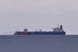 بلومبرگ: اتحادیه اروپا کشتی‌های اروپایی حامل نفت روسیه را از تحریم معاف کرد