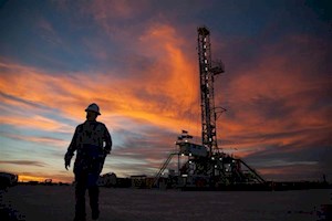 حاشیه‌های نفت و انرژی/ از کاهش صادرات نفت تا تهدید بازار گاز ایران در منطقه
