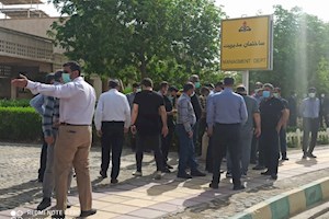 تجمع مجدد نیروهای مدت موقت مقابل ساختمان منطقه ویژه ماهشهر