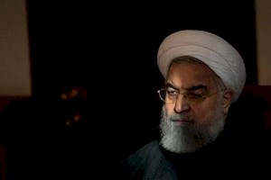 مقایسه عملکرد دولت‌ها در اصلاح قیمت بنزین/ اشتباهات دولت روحانی در آبان ۹۸ سهوی بود؟