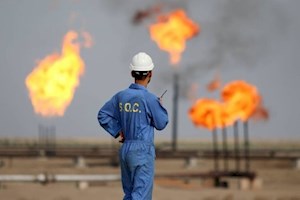 مشکل کارکنان پیمانی صنعت نفت باید در چارچوب قانون کار حل وفصل شود