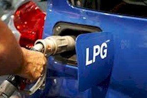 تأمین هزینه زیرساخت اتوگاز با اصلاح قیمت LPG‌/ گازمایع را در خط لوله‌ می‌سوزانند اما به خودروها نمی‌دهند