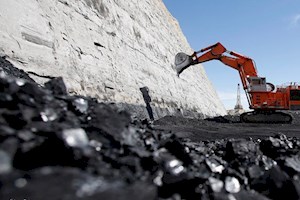 خام‌فروشی‌ زمینه‌ساز گرفتاری کشور در تله صادرات انرژی مجازی/ اعطای اعتبار مالیاتی راهکار نجات‌ از خام‌فروشی