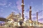 حاشیه‌های نفت و انرژی/از جدی شدن تجارت با عربستان تا تصمیم برنامه هفتم توسعه برای سهمیه بندی و قیمت بنزین!