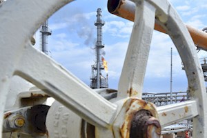 امضای قرارداد توسعه ۴ میدان نفتی و گازی در آینده نزدیک