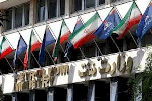 مدیرکل دفتر وزارتی وزارت نفت در عمان چه می‌کند؟