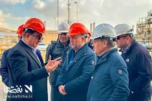 بازدید مدیرعامل پتروشیمی شازند از واحدهای تولیدی مجتمع و تاکید بر حفظ و استمرار تولید