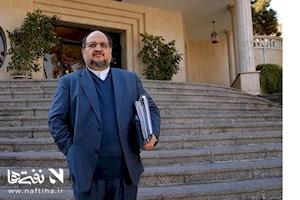 همه نگاه‌ها به مجمع امروز؛ آیا شریعتمداری رفتنی می‌شود؟