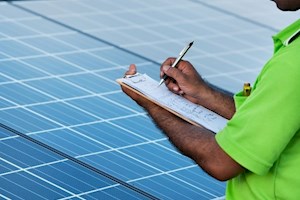 قراردادهای تجدیدپذیرها، متناسب با نرخ ارز تعدیل می شود
